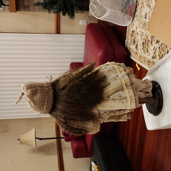 Dolls - Picture 5 of 6